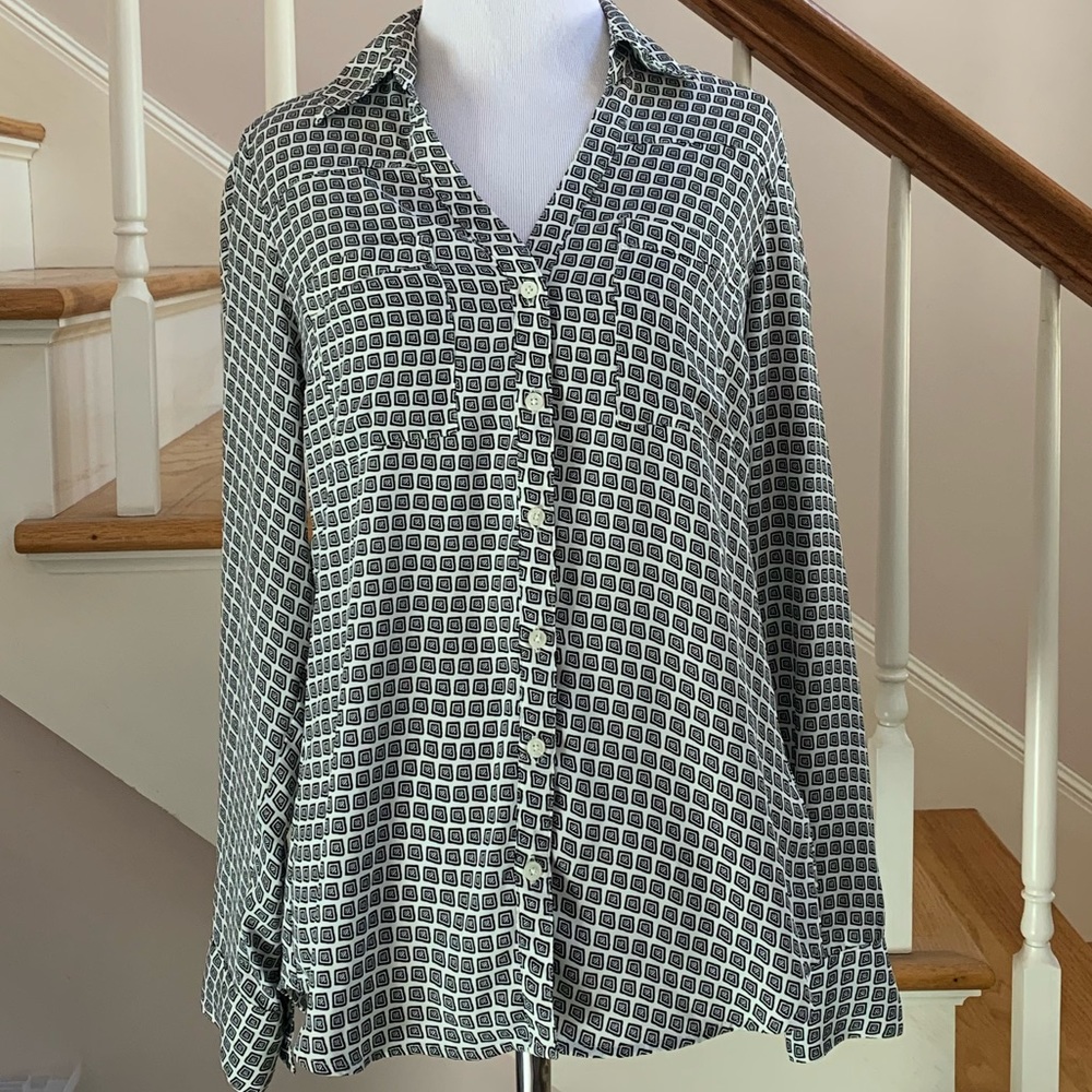 Collared Button-Down Shirt - Picture 3 of 3